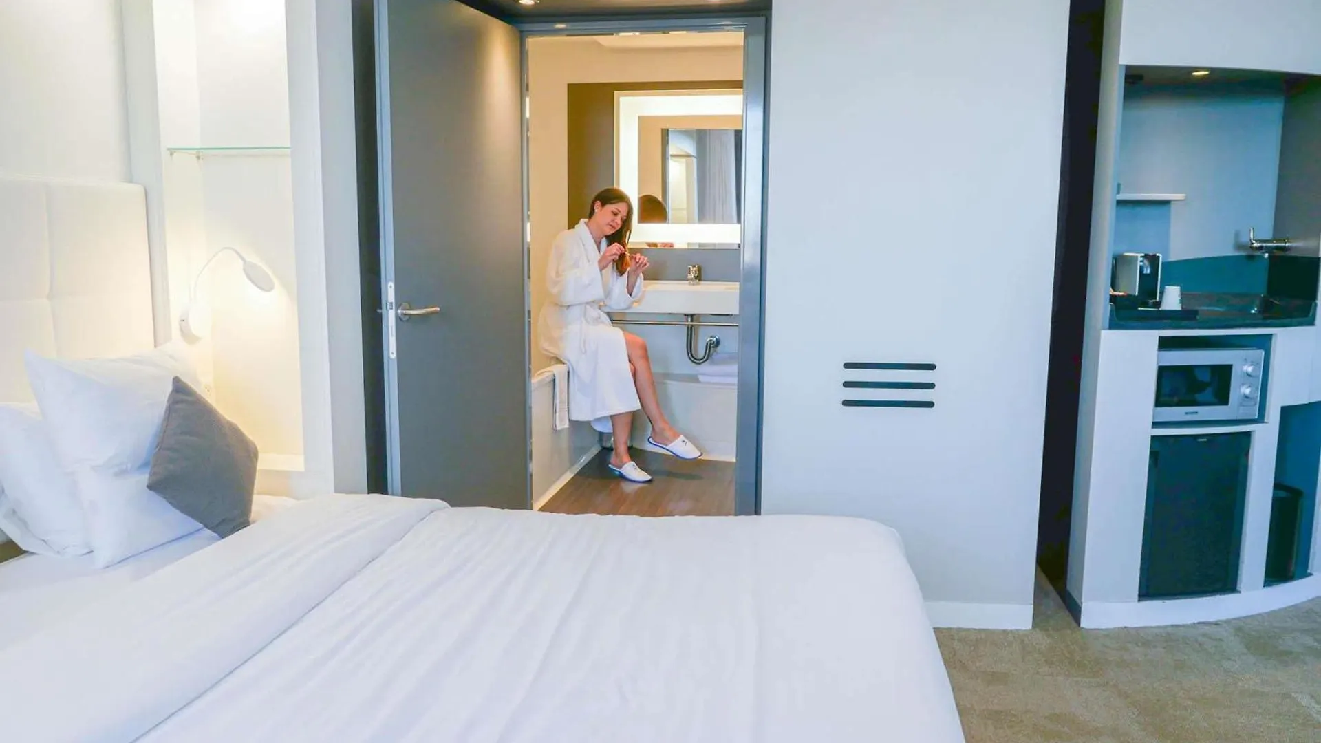 **** Hotel Novotel Suites Paris Montreuil Vincennes France